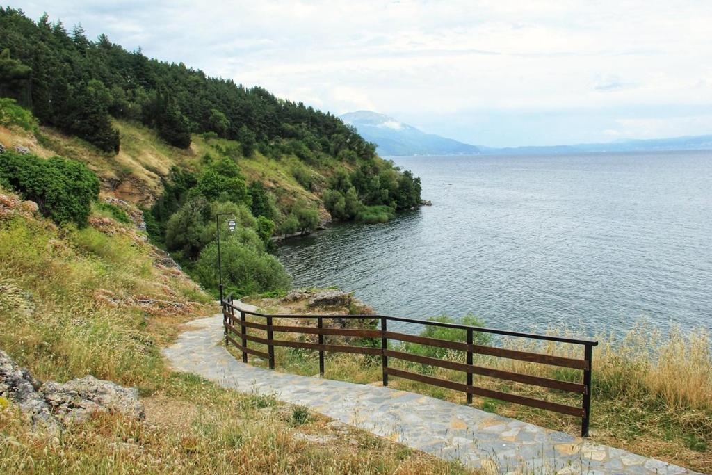 Madox Apartment Ohrid Exterior photo