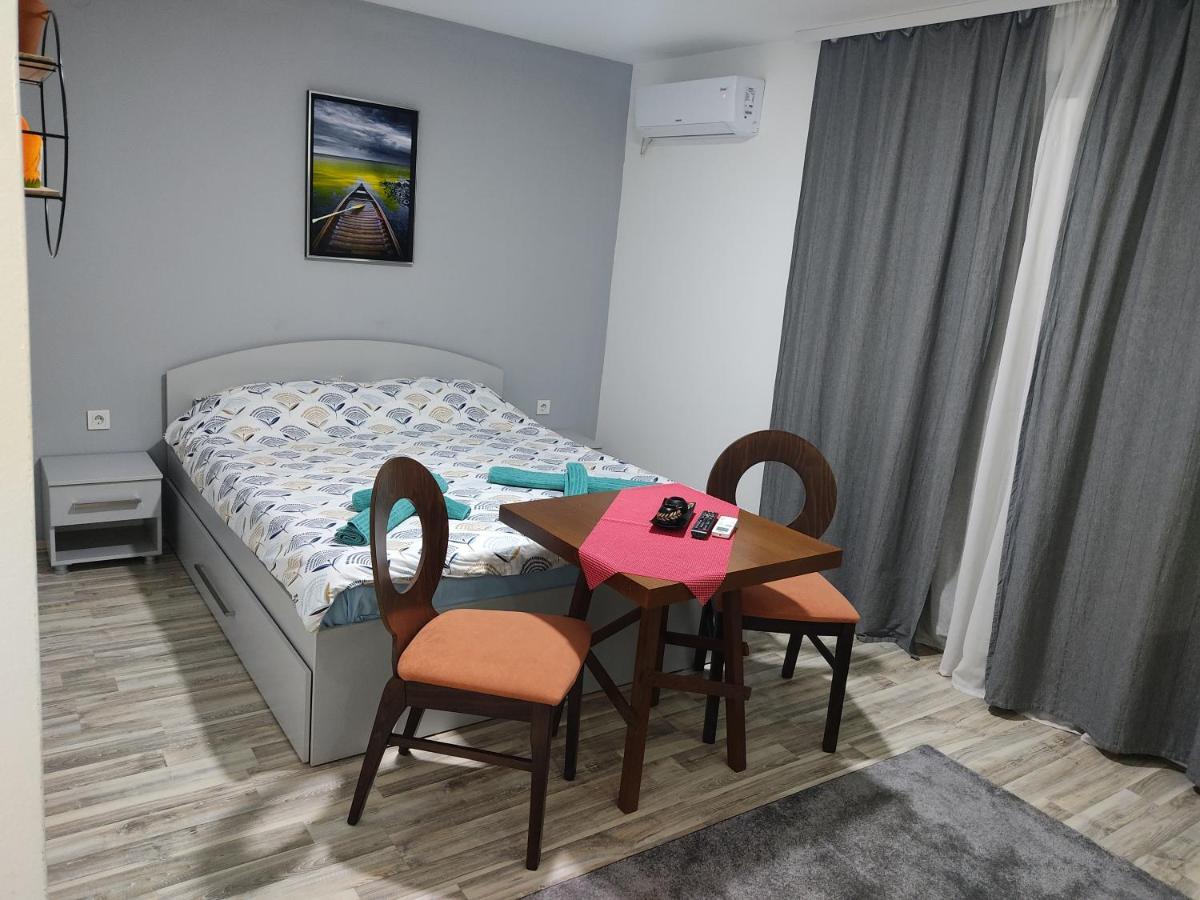 Madox Apartment Ohrid Exterior photo