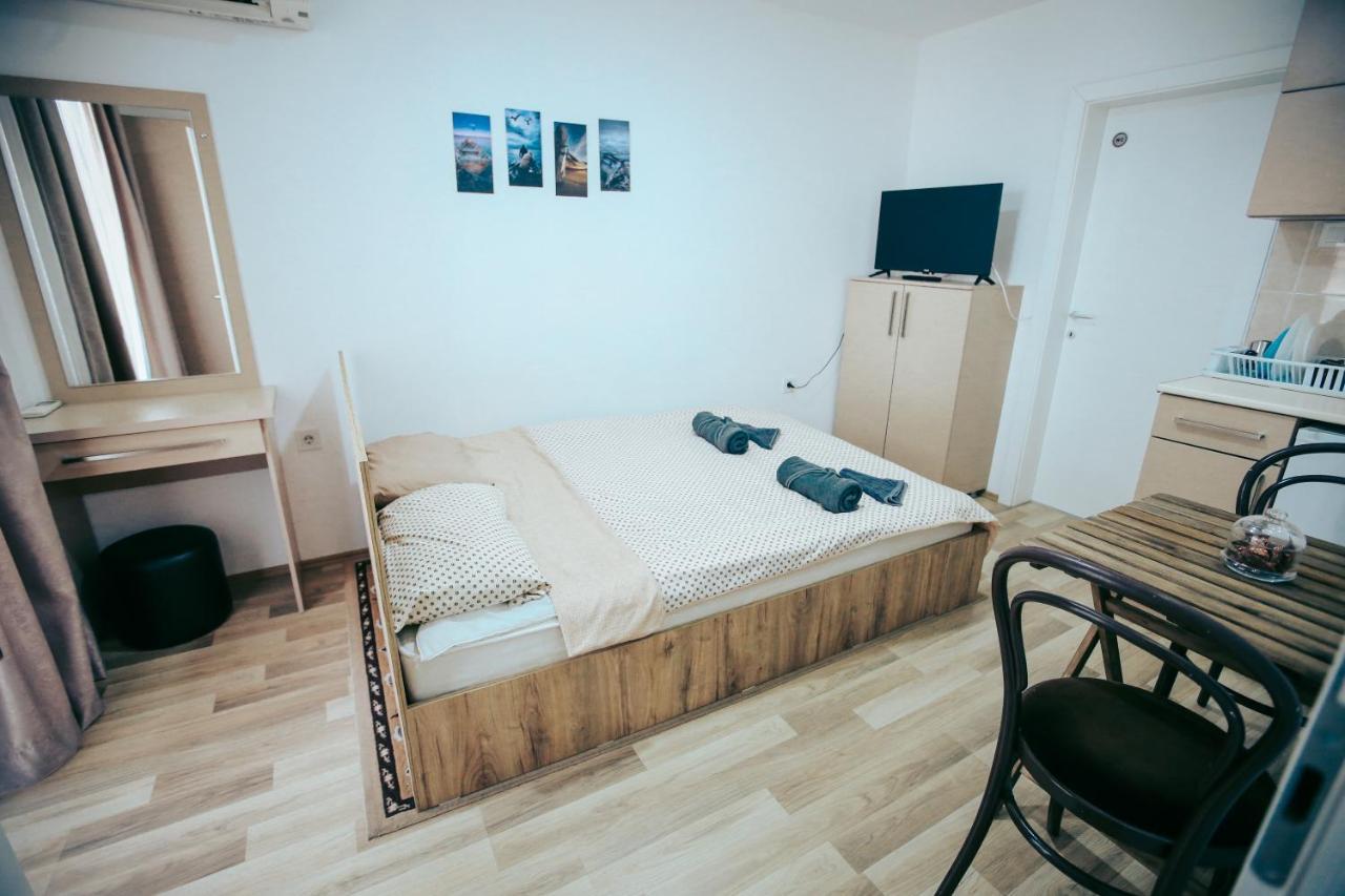 Madox Apartment Ohrid Exterior photo